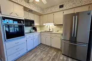 2460 Persian Dr, Clearwater, FL 33763 - Photo 7