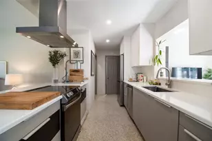 2000 Serpentine Cir S, Saint Petersburg, FL 33712 - Photo 23