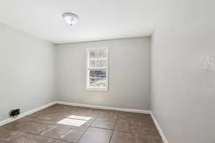 2010 E Yukon St, Tampa, FL 33604 - Photo 11