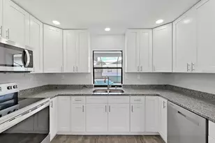 4652 Swallowtail Dr, New Port Richey, FL 34653 - Photo 17