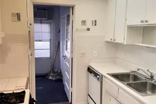 5875 18th St N, Saint Petersburg, FL 33714 - Photo 9