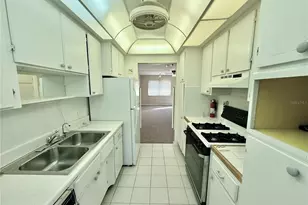 5875 18th St N, Saint Petersburg, FL 33714 - Photo 7