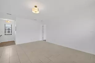 484 Santa Cruz Pl NE, Saint Petersburg, FL 33703 - Photo 7