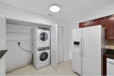 484 Santa Cruz Place NE #G, Saint Petersburg, FL 33703 - Photo 13