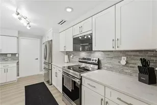 49 Valencia Cir, Safety Harbor, FL 34695 - Photo 7