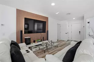 9209 Camino Villa Blvd, Tampa, FL 33635 - Photo 9