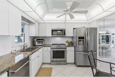 4550 Cove Circle #303, Saint Petersburg, FL 33708 - Photo 9