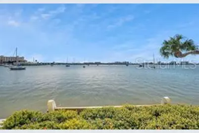 4550 Cove Circle #303, Saint Petersburg, FL 33708 - Photo 1