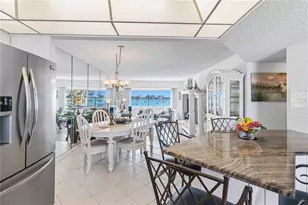 4550 Cove Cir, Saint Petersburg, FL 33708 - Photo 11