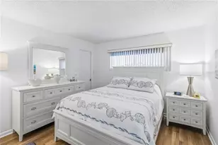 4550 Cove Cir, Saint Petersburg, FL 33708 - Photo 25