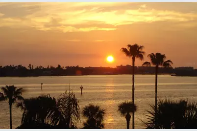 4550 Cove Circle #303, Saint Petersburg, FL 33708 - Photo 35