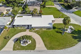 327 Sunny Ln, Belleair, FL 33756 - Photo 41