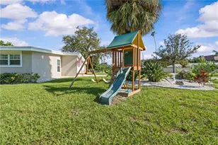 327 Sunny Ln, Belleair, FL 33756 - Photo 47