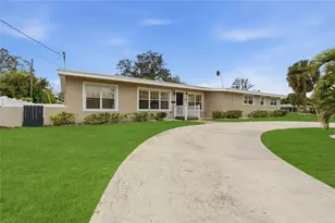 327 Sunny Ln, Belleair, FL 33756 - Photo 51