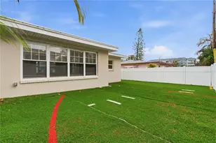 327 Sunny Ln, Belleair, FL 33756 - Photo 39