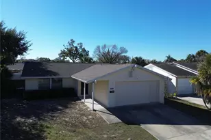 8508 Woodhurst Dr, Tampa, FL 33615 - Photo 9