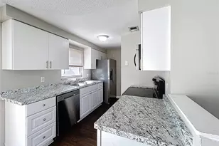8508 Woodhurst Dr, Tampa, FL 33615 - Photo 11