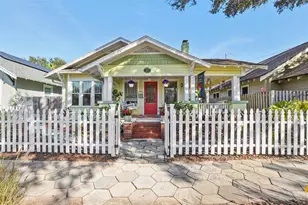 921 3rd St N, Saint Petersburg, FL 33701 - Photo 1