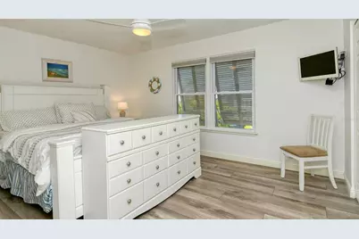 6044 W Peppertree Way #233B, Sarasota, FL 34242 - Photo 3