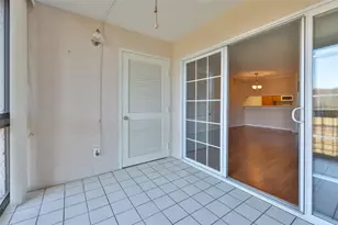 13626 Greenfield Dr, Tampa, FL 33618 - Photo 23