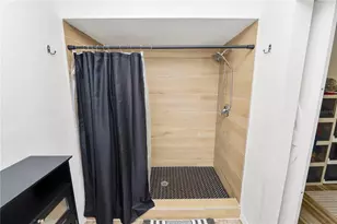 2937 Delrose Dr N, Lakeland, FL 33805 - Photo 15