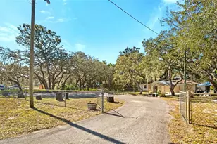 10100 Frierson Lake Dr, Hudson, FL 34669 - Photo 5