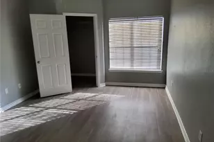 4333 Bayside Village Dr, Tampa, FL 33615 - Photo 7