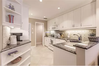 6052 W Peppertree Way #235B, Sarasota, FL 34242 - Photo 15