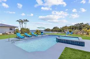 380 Colony Point Rd S, Saint Petersburg, FL 33705 - Photo 51