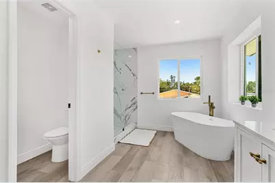 380 Colony Point Road S, Saint Petersburg, FL 33705 - Photo 35