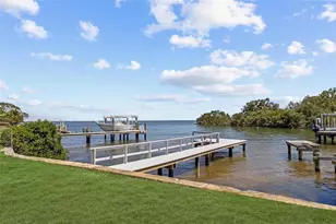 380 Colony Point Rd S, Saint Petersburg, FL 33705 - Photo 3