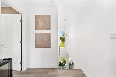 380 Colony Point Road S, Saint Petersburg, FL 33705 - Photo 23