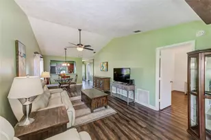 6040 27th St W, Bradenton, FL 34207 - Photo 9