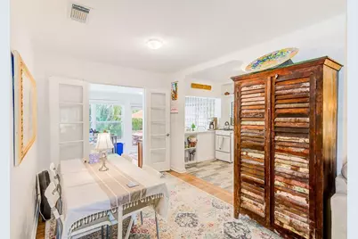 240-242 Mateo Way NE, Saint Petersburg, FL 33704 - Photo 5