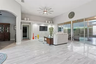 7212 Spur Ct, Sarasota, FL 34243 - Photo 9