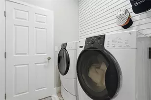 7212 Spur Ct, Sarasota, FL 34243 - Photo 43