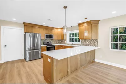 11 Brightwaters Circle NE, Saint Petersburg, FL 33704 - Photo 7