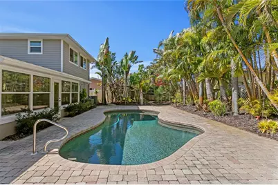 6604 Blue Heron Drive S, Saint Petersburg, FL 33707 - Photo 3