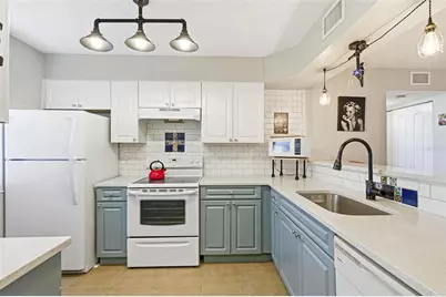 3001 58th Avenue S #105, Saint Petersburg, FL 33712 - Photo 3