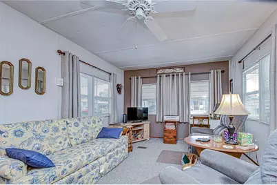 38641 Lansing Avenue, Zephyrhills, FL 33542 - Photo 3