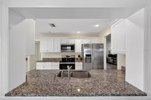 9208 142nd St, Seminole, FL 33776 - Photo 17