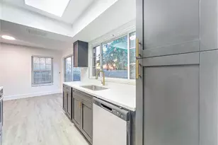 6233 Dewdrop Way, Tampa, FL 33617 - Photo 9