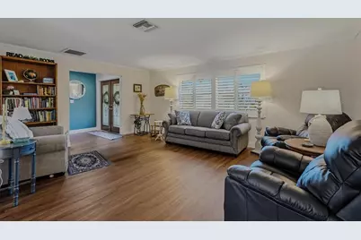 10099 Linden Place Drive, Seminole, FL 33776 - Photo 9