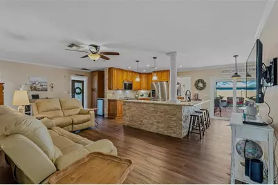 10099 Linden Place Drive, Seminole, FL 33776 - Photo 11