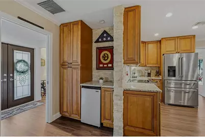 10099 Linden Place Drive, Seminole, FL 33776 - Photo 13