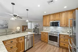 10099 Linden Pl Dr, Seminole, FL 33776 - Photo 15