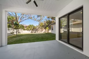 14723 Sunset Dr, Largo, FL 33774 - Photo 23