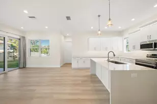 14723 Sunset Dr, Largo, FL 33774 - Photo 15