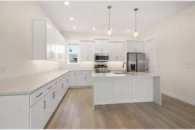 14723 Sunset Drive, Largo, FL 33774 - Photo 13