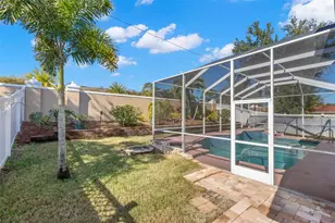 738 N Lake Blvd, Tarpon Springs, FL 34689 - Photo 27